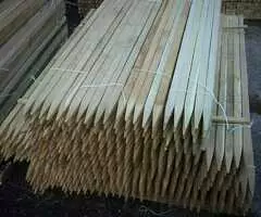 Oferta de postes de acacia – EL-REZ s. r. o.