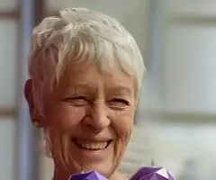 DATE UN MASAJE KIT-KAT...