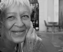 DATE UN MASAJE KIT-KAT... - 2