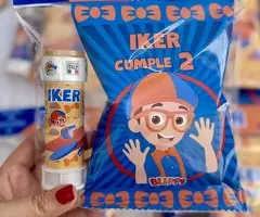 Mesas dulces y recuerdos para invitados y detalles personalizados. - 8