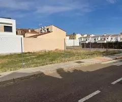 SOLARES EN LA MEJOR ZONA DE MONTIJO - 5