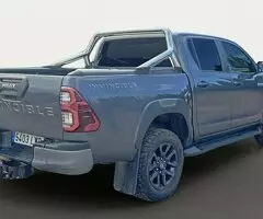 Toyota Hilux 2.8 D-4D C. Doble Invincible - 4